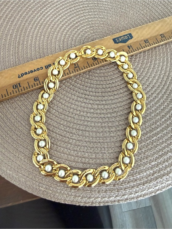 Jewelry - Vintage Gold Tone Necklace